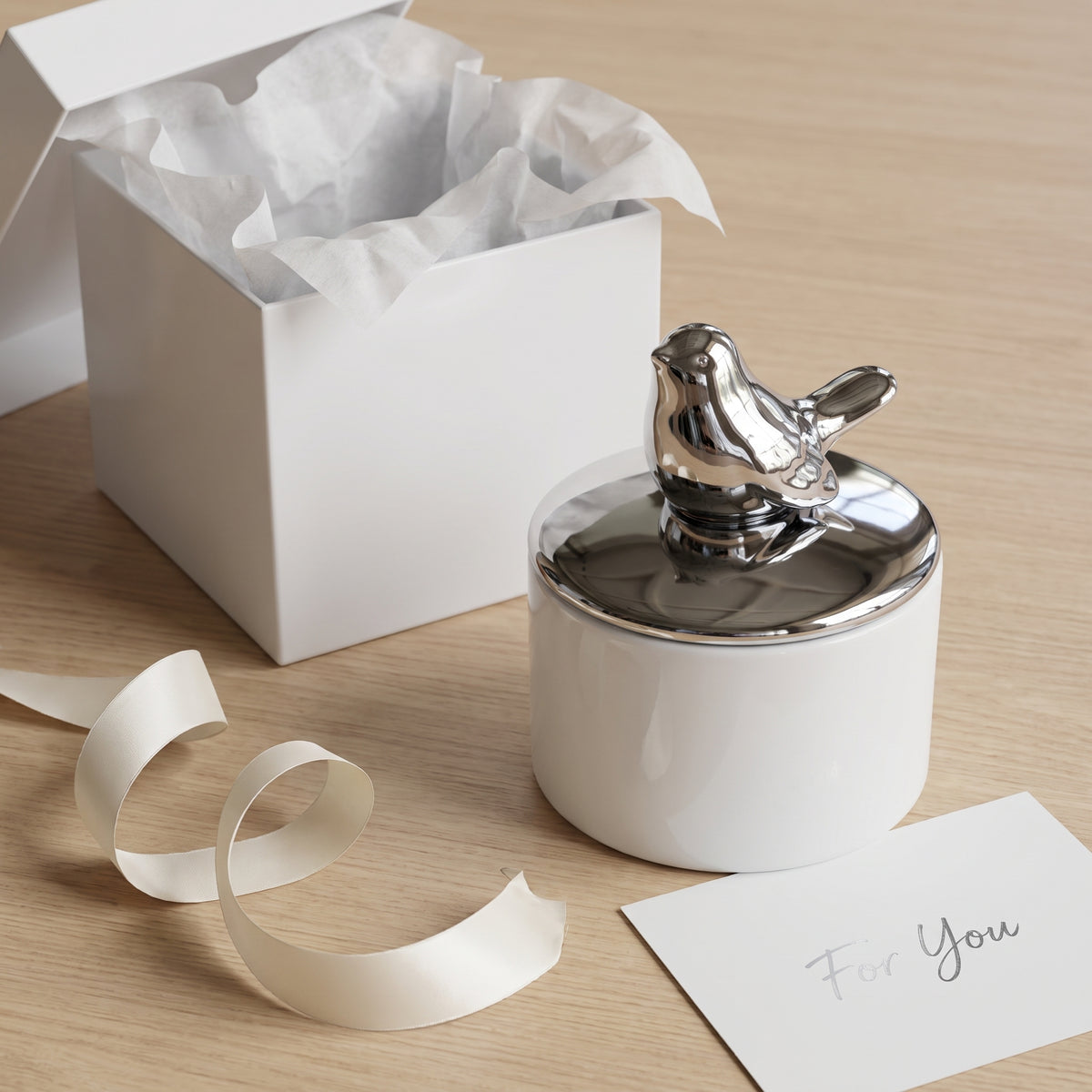 Szkatułka ceramiczna ptaszek biała srebrna pokrywka 10cm na biżuterię, zdjęcie 6