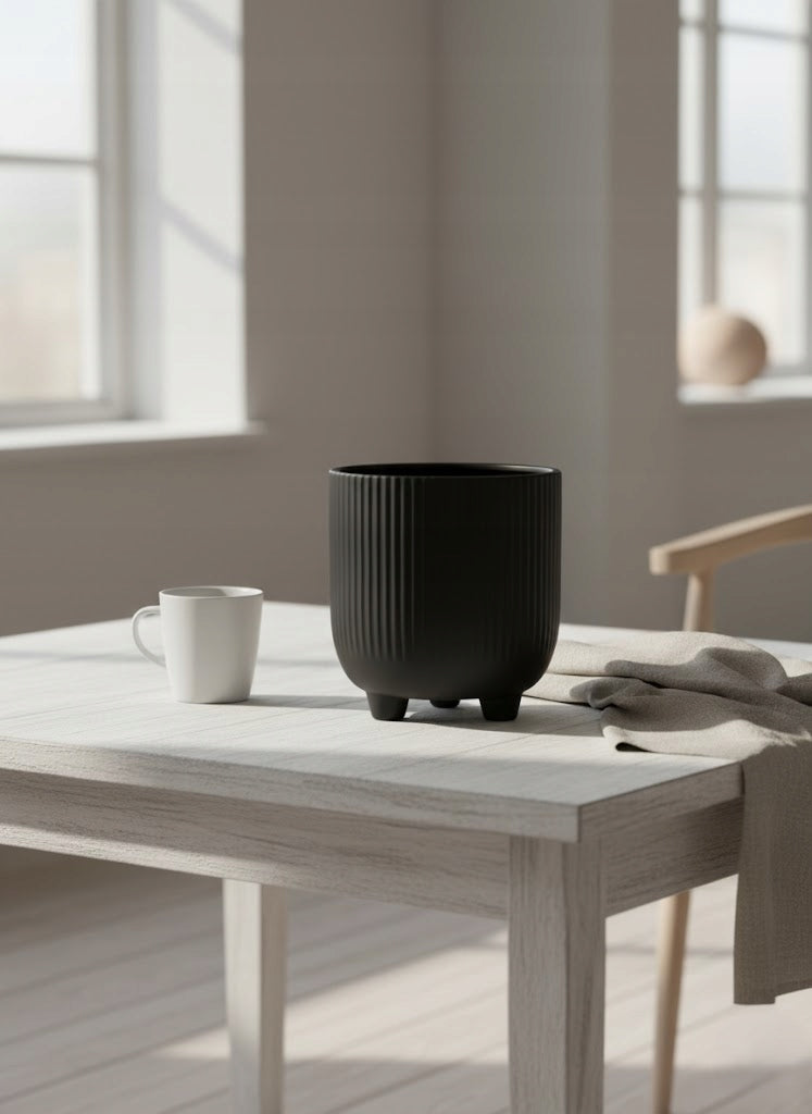 Doniczka Osłonka Czarna 15 Ceramiczna na Trzech Nóżkach Designerska Donica