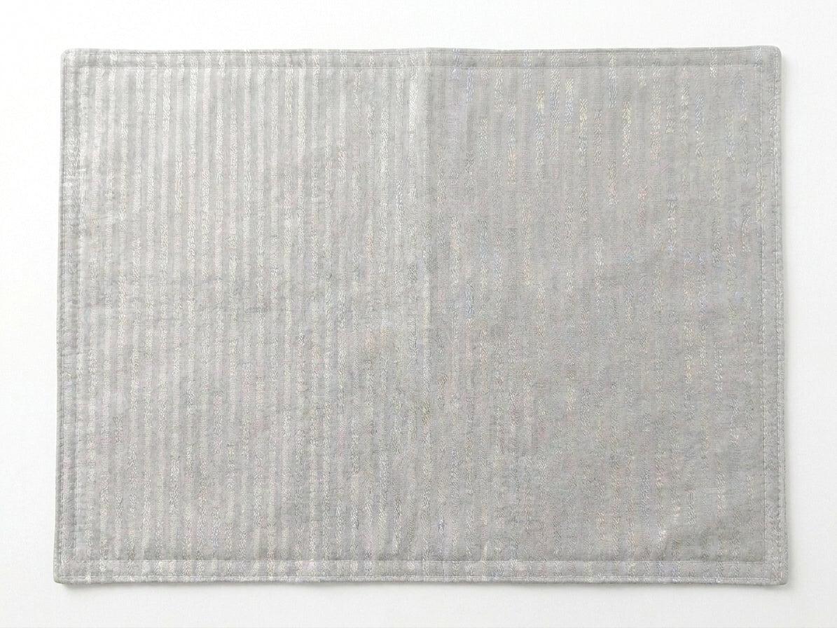 Podkładka pod Talerz Szara Srebrna w Paski Stripe Mata na Stół 33x45 cm dekoracyjna
