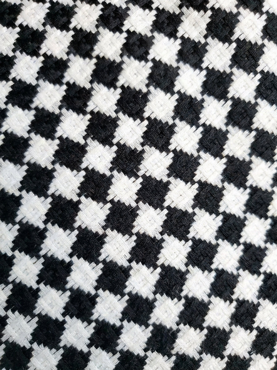 Elegancka Poszewka Dekoracyjna 43x43 cm – Klasyczna Pepitka / Szachownica (Czarny / Biel)