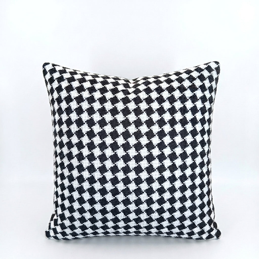 Elegancka Poszewka Dekoracyjna 43x43 cm – Klasyczna Pepitka / Szachownica (Czarny / Biel)